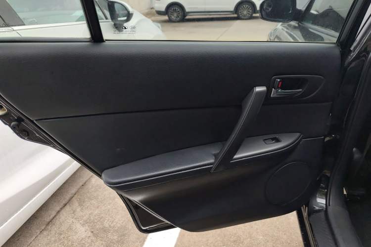 Used Mazda 6 2013 2.0L Automatic Ultra-Luxury Model Interior 8