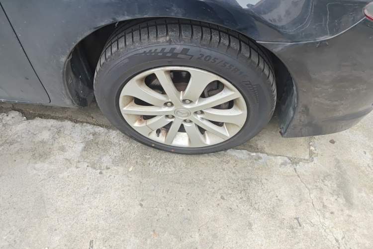 Used Mazda 6 2013 2.0L Automatic Ultra-Luxury Model Right Front Wheel Hub