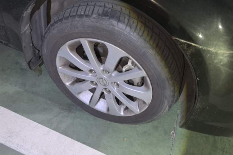Used Mazda 6 2013 2.0L Automatic Ultra-Luxury Model Right Front Wheel Hub