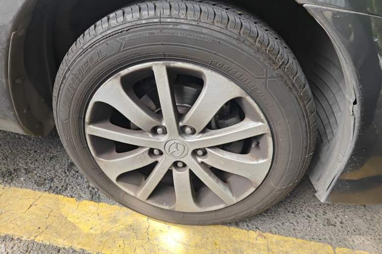 Used Mazda 6 2013 2.0L Automatic Ultra-Luxury Model Right Front Wheel Hub