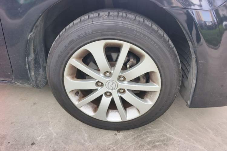 Used Mazda 6 2013 2.0L Automatic Ultra-Luxury Model Right Front Wheel Hub