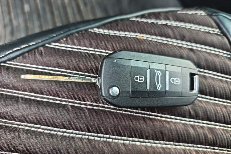 Used Mazda 6 2013 2.0L Automatic Fashion Edition Vehicle Key
