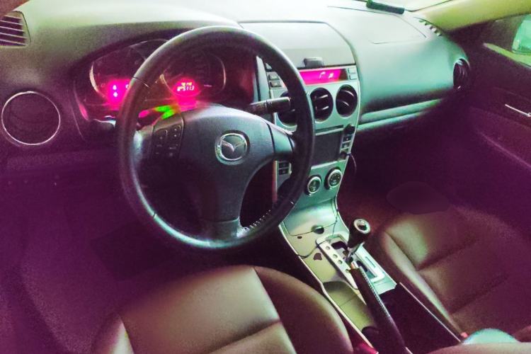 Used Mazda 6 2013 2.0L Automatic Fashion Edition Center Console