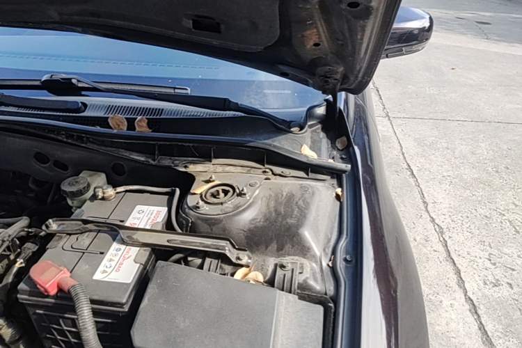 Used Mazda 6 2013 2.0L Automatic Fashion Edition Engine Bay Left