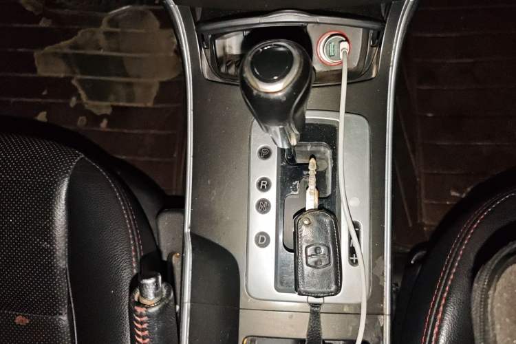 Used Mazda 6 2013 2.0L Automatic Ultra-Luxury Model Gear Lever