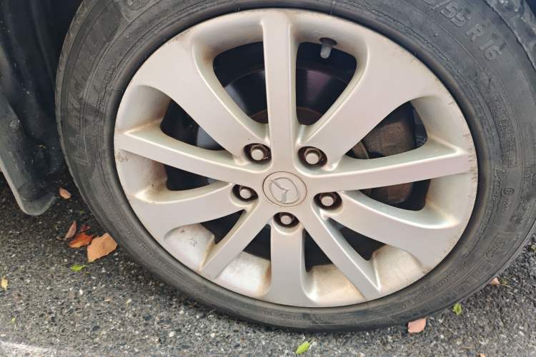 Used Mazda 6 2013 2.0L Automatic Fashion Edition Right Front Wheel Hub