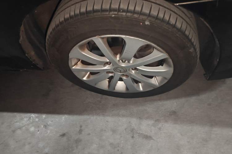 Used Mazda 6 2013 2.0L Automatic Fashion Edition Right Front Wheel Hub