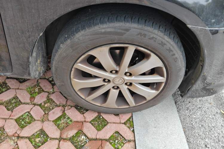 Used Mazda 6 2013 2.0L Automatic Fashion Edition Right Front Wheel Hub