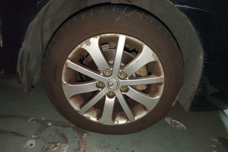 Used Mazda 6 2013 2.0L Automatic Ultra-Luxury Model Right Front Wheel Hub