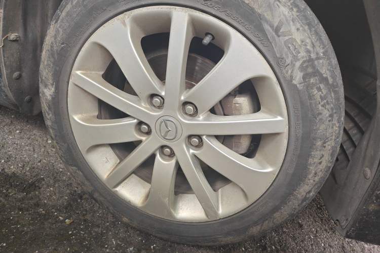 Used Mazda 6 2013 2.0L Automatic Fashion Edition Right Front Wheel Hub