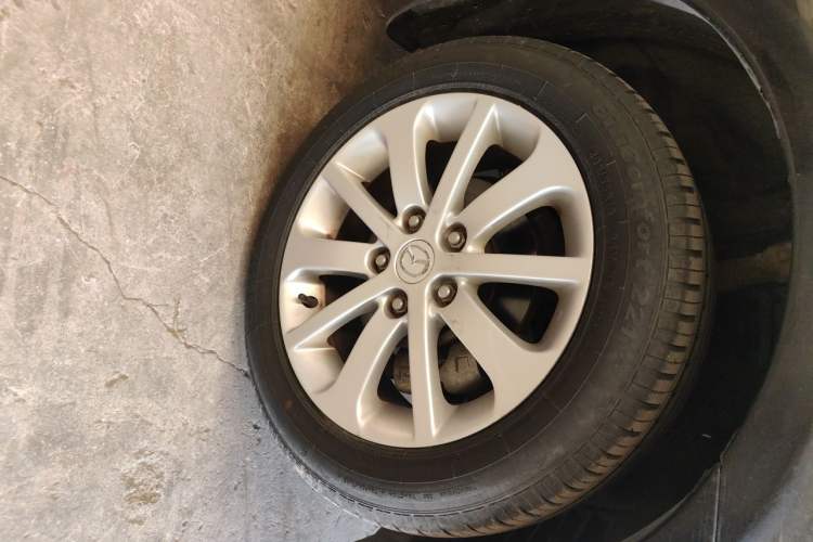 Used Mazda 6 2013 2.0L Automatic Fashion Edition Right Front Wheel Hub