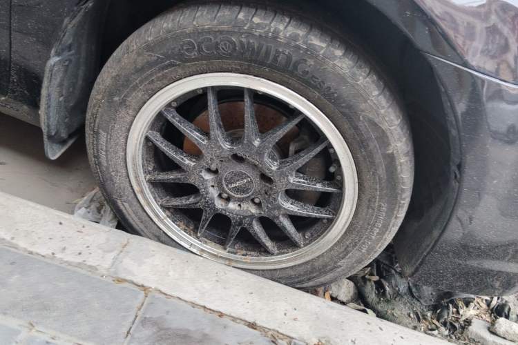 Used Mazda 6 2013 2.0L Automatic Fashion Edition Right Front Wheel Hub