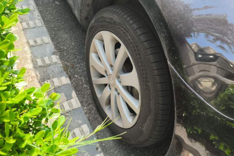 Used Mazda 6 2013 2.0L Automatic Fashion Edition Right Front Wheel Hub