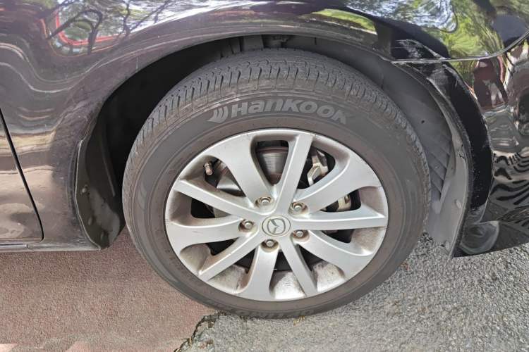 Used Mazda 6 2013 2.0L Automatic Ultra-Luxury Model Right Front Wheel Hub