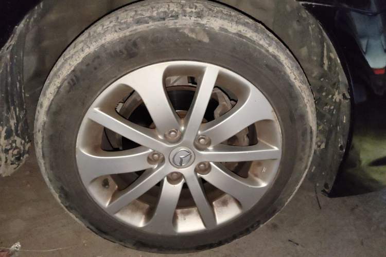 Used Mazda 6 2013 2.0L Automatic Fashion Edition Right Front Wheel Hub