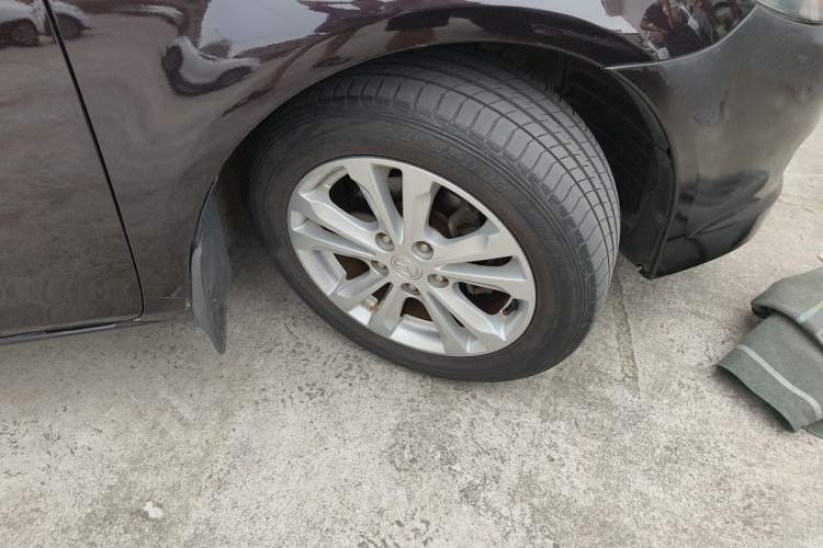 Used Mazda 6 2013 2.0L Automatic Fashion Edition Right Front Wheel Hub