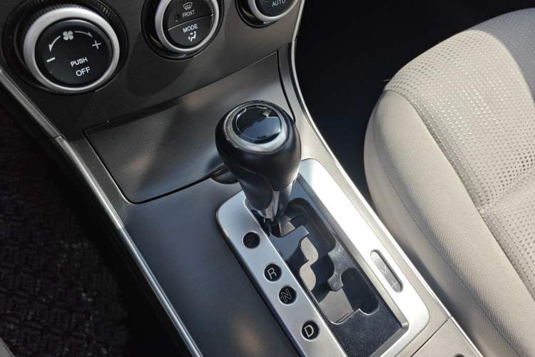 Used Mazda 6 2013 2.0L Automatic Fashion Edition Gear Lever