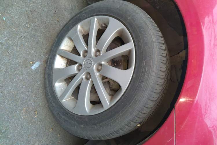 Used Mazda 6 2013 2.0L Automatic Fashion Edition Right Front Wheel Hub