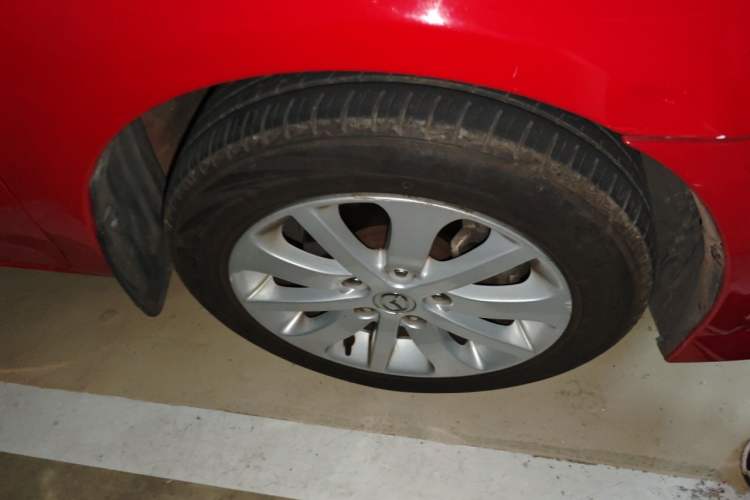 Used Mazda 6 2013 2.0L Automatic Fashion Edition Right Front Wheel Hub