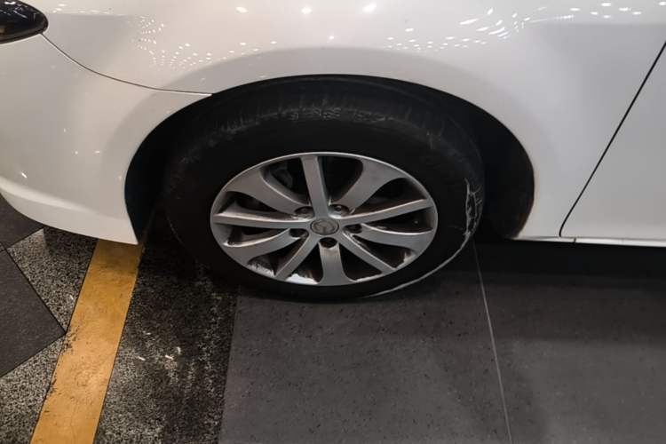 Used Mazda 6 2013 2.0L Automatic Fashion Edition Exterior 4