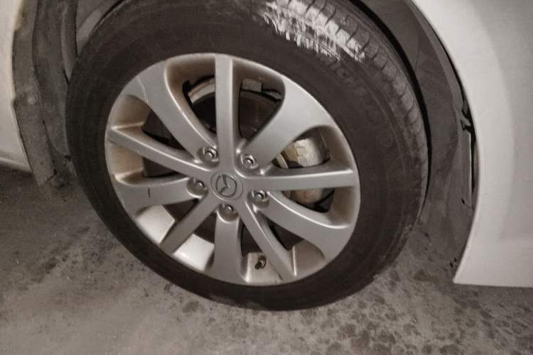 Used Mazda 6 2013 2.0L Automatic Ultra-Luxury Model Right Front Wheel Hub