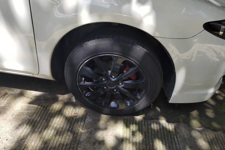 Used Mazda 6 2013 2.0L Automatic Fashion Edition Right Front Wheel Hub