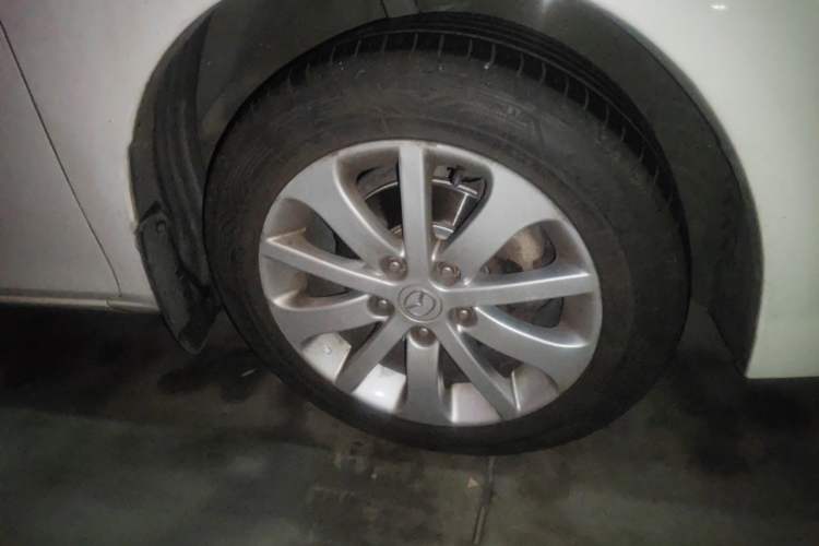 Used Mazda 6 2013 2.0L Automatic Fashion Edition Right Front Wheel Hub
