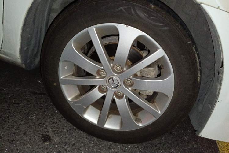 Used Mazda 6 2013 2.0L Automatic Fashion Edition Right Front Wheel Hub