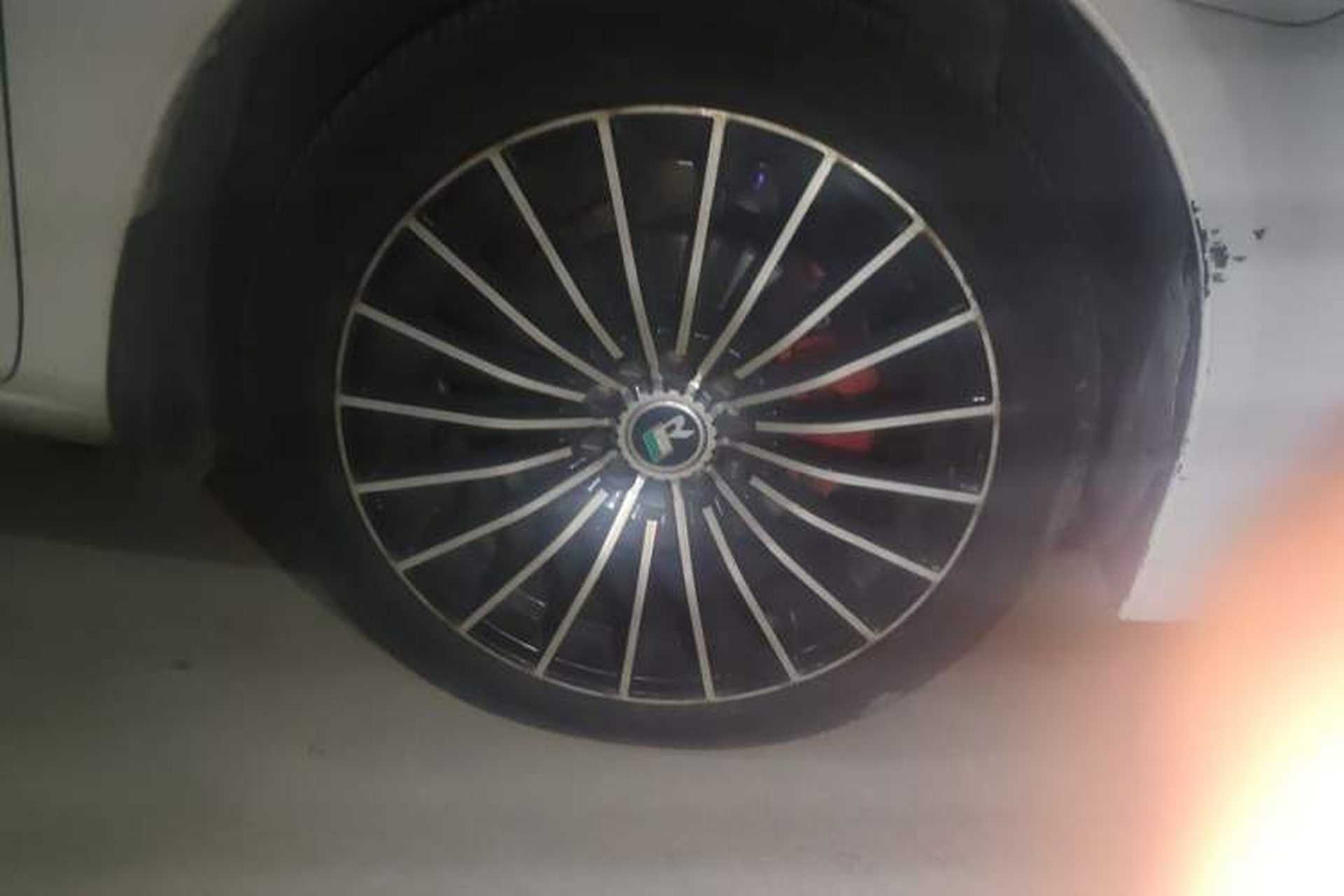 Used Mazda 6 2013 2.0L Automatic Ultra-Luxury Model Right Front Wheel Hub