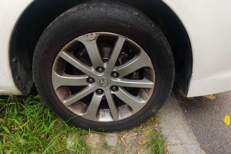 Used Mazda 6 2013 2.0L Automatic Fashion Edition Right Front Wheel Hub