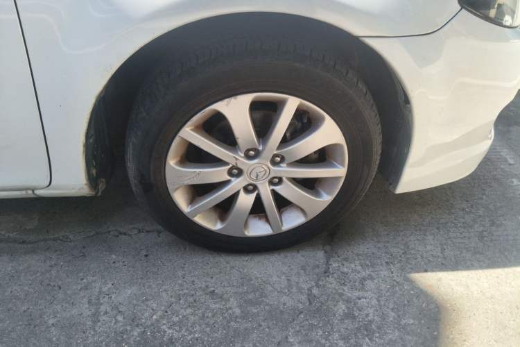 Used Mazda 6 2013 2.0L Automatic Fashion Edition Right Front Wheel Hub