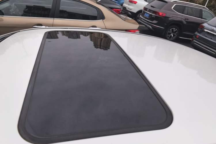 Used Mazda 6 2013 2.0L Automatic Ultra-Luxury Model Roof