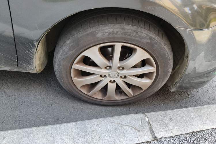 Used Mazda 6 2014 2.0L Automatic Classic Version Right Front Wheel Hub