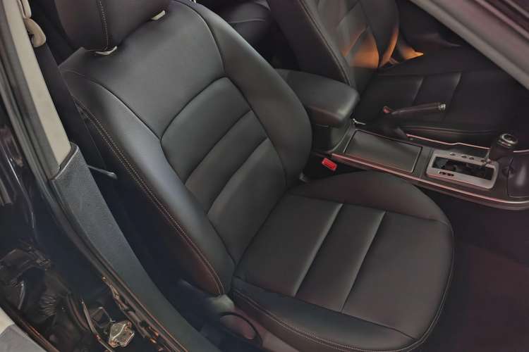 Used Mazda 6 2014 2.0L Automatic Classic Version Interior 3