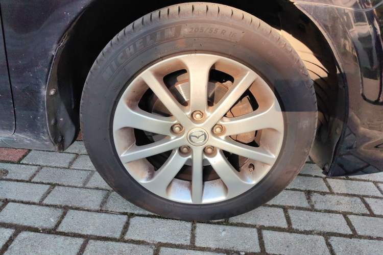 Used Mazda 6 2014 2.0L Automatic Classic Version Right Front Wheel Hub