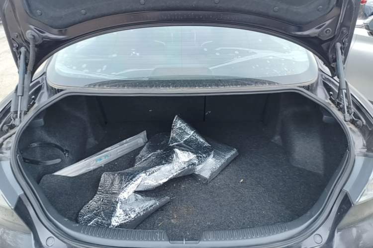 Used Mazda 6 2014 2.0L Automatic Classic Version Trunk