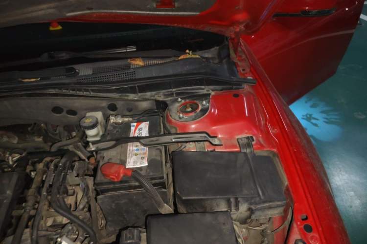 Used Mazda 6 2014 2.0L Automatic Classic Version Engine Bay Left