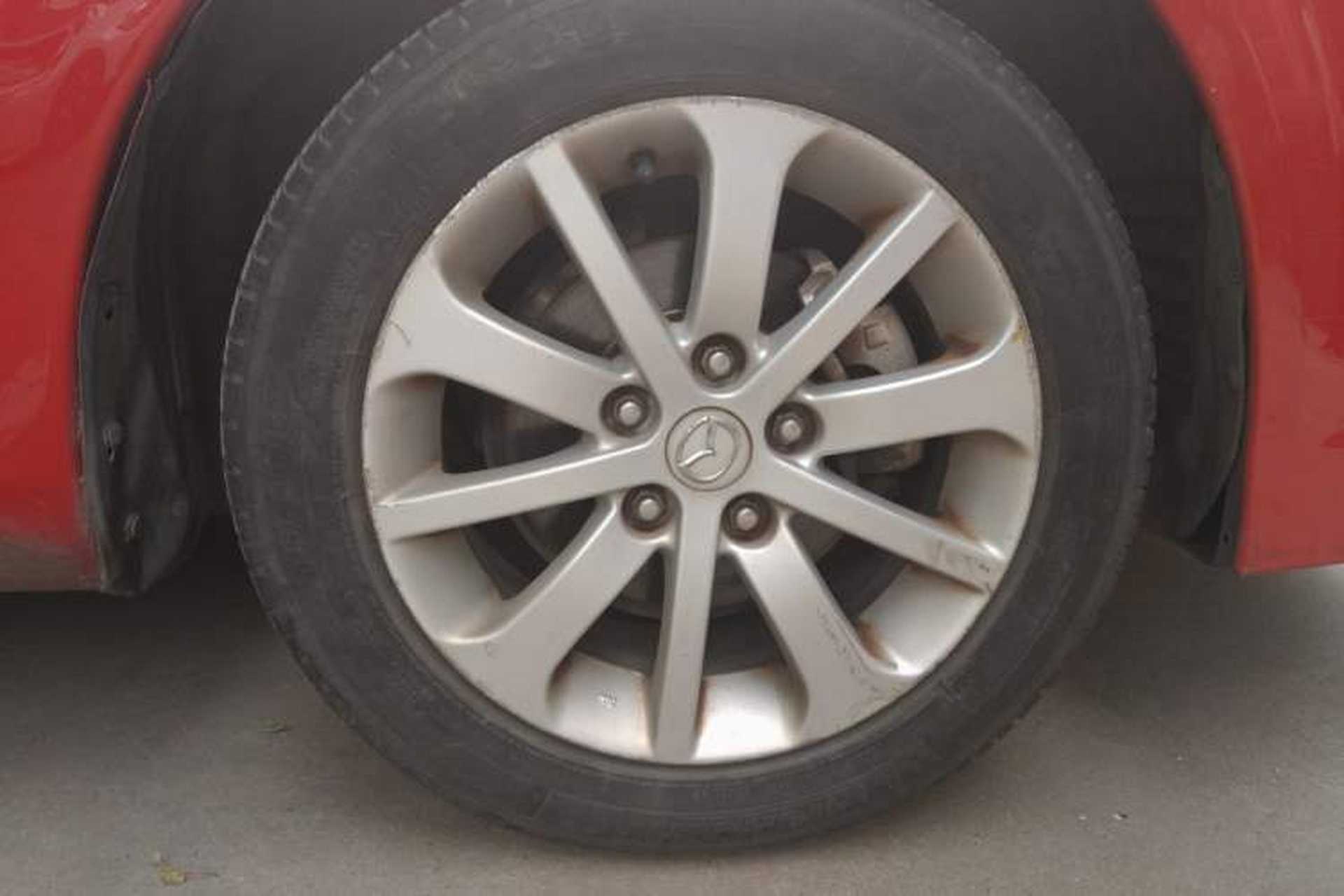 Used Mazda 6 2014 2.0L Automatic Classic Version Right Front Wheel Hub