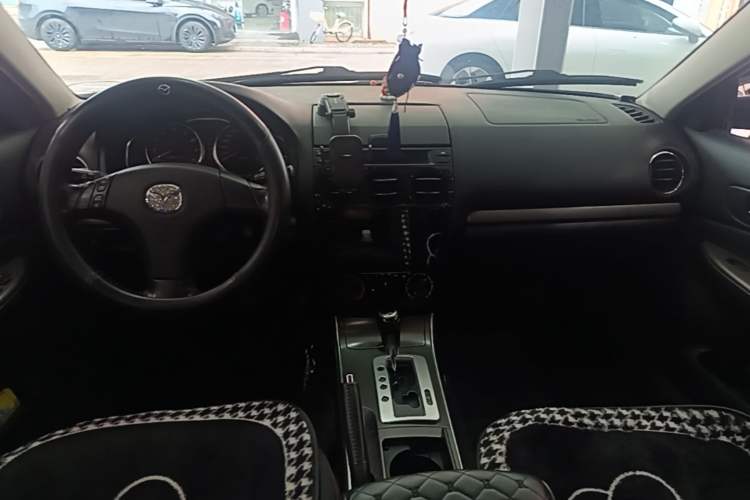 Used Mazda 6 2014 2.0L Automatic Classic Version Center Console