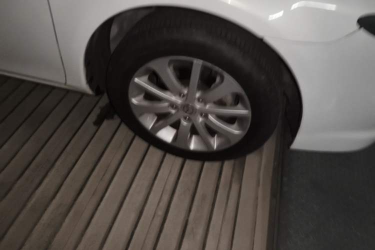 Used Mazda 6 2014 2.0L Automatic Classic Version Right Front Wheel Hub