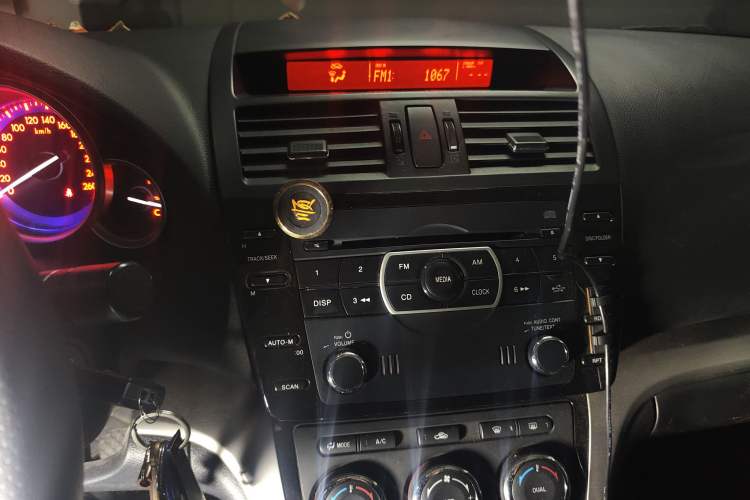 Used Mazda 6 2015 2.0L Automatic Elite Edition Audio And AC Panel