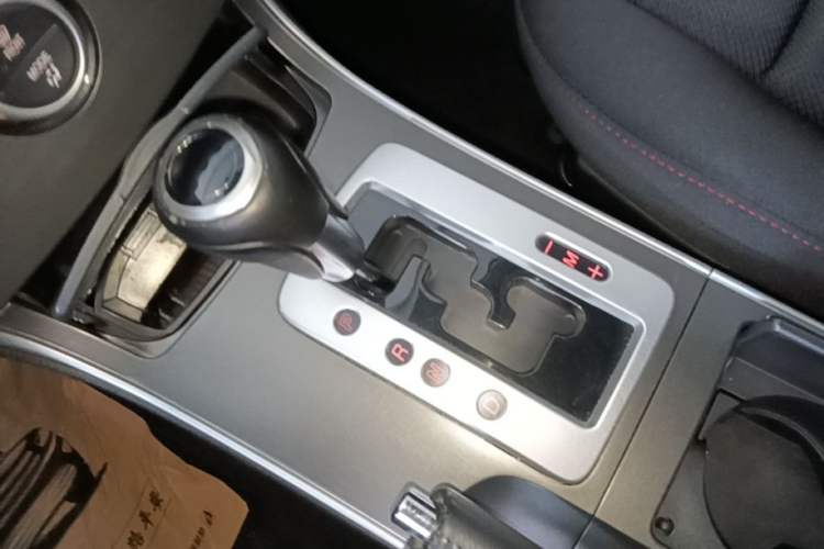 Used Mazda 6 2015 2.0L Automatic Fashion Edition Gear Lever