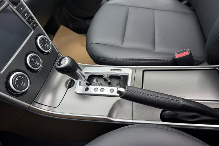 Used Mazda 6 2015 2.0L Automatic Fashion Edition Interior 8
