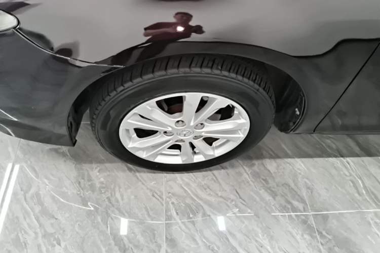 Used Mazda 6 2015 2.0L Automatic Classic Version Left Front Wheel Hub