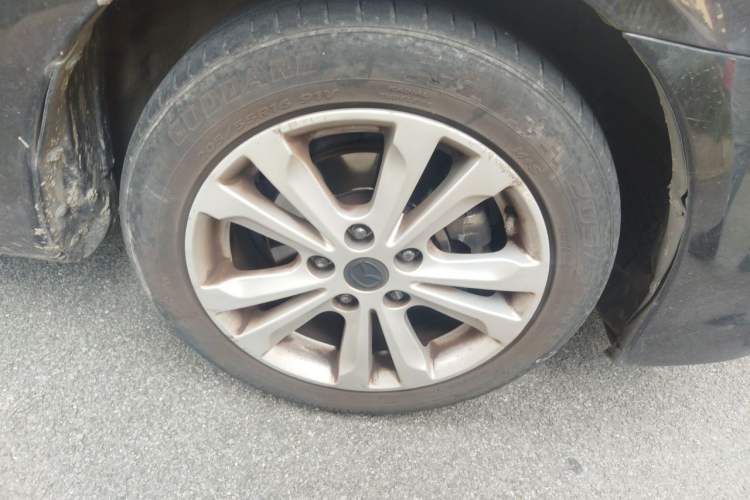 Used Mazda 6 2015 2.0L Automatic Luxury Version Right Front Wheel Hub