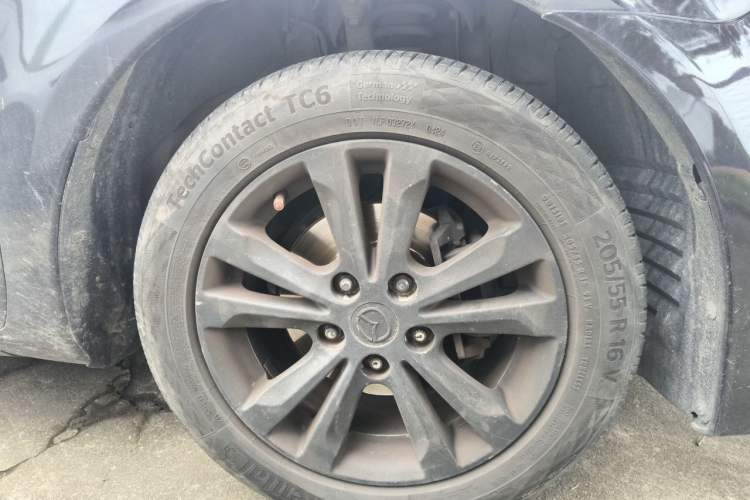 Used Mazda 6 2015 2.0L Automatic Classic Version Right Front Wheel Hub