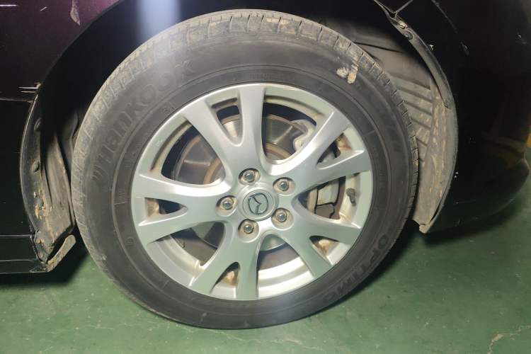 Used Mazda 6 2015 2.0L Automatic Elite Edition Right Front Wheel Hub