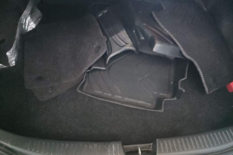 Used Mazda 6 2015 2.0L Automatic Fashion Edition Trunk