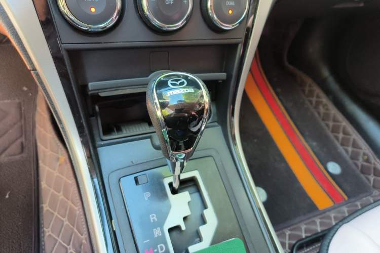 Used Mazda 6 2015 2.0L Automatic Elite Edition Gear Lever