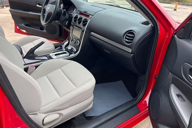 Used Mazda 6 2015 2.0L Automatic Fashion Edition Interior 10